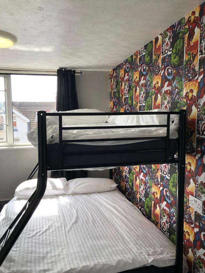 Ultimate Family Guest House Blackpool Bagian luar foto