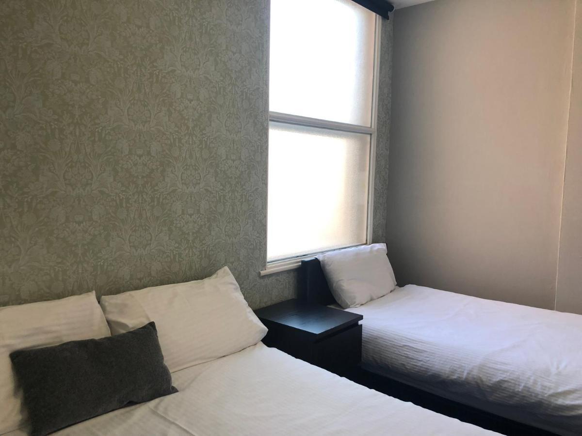 Ultimate Family Guest House Blackpool Bagian luar foto