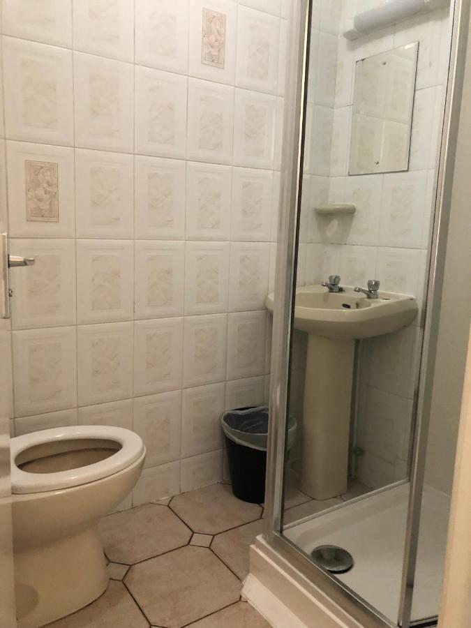 Ultimate Family Guest House Blackpool Bagian luar foto